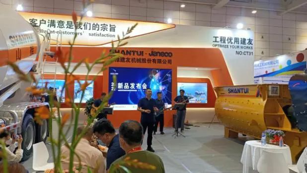 f69cb32e9fa54544bdb3f94440047d05