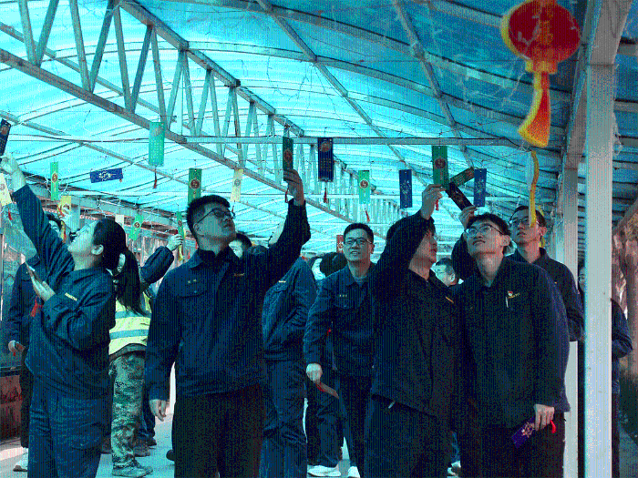 2fdf6325a4ca4e9d9b7e3346c0a44511